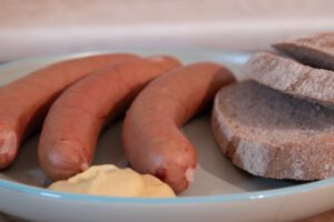 Pferdebockwurst, Bautz’ner Senf und frisches Brot