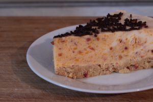 Pfirsich-Joghurt-Torte mit Schokoladenstreusel